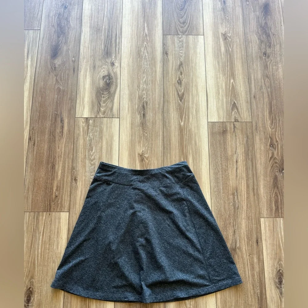 REI women’s gray Skirt size small